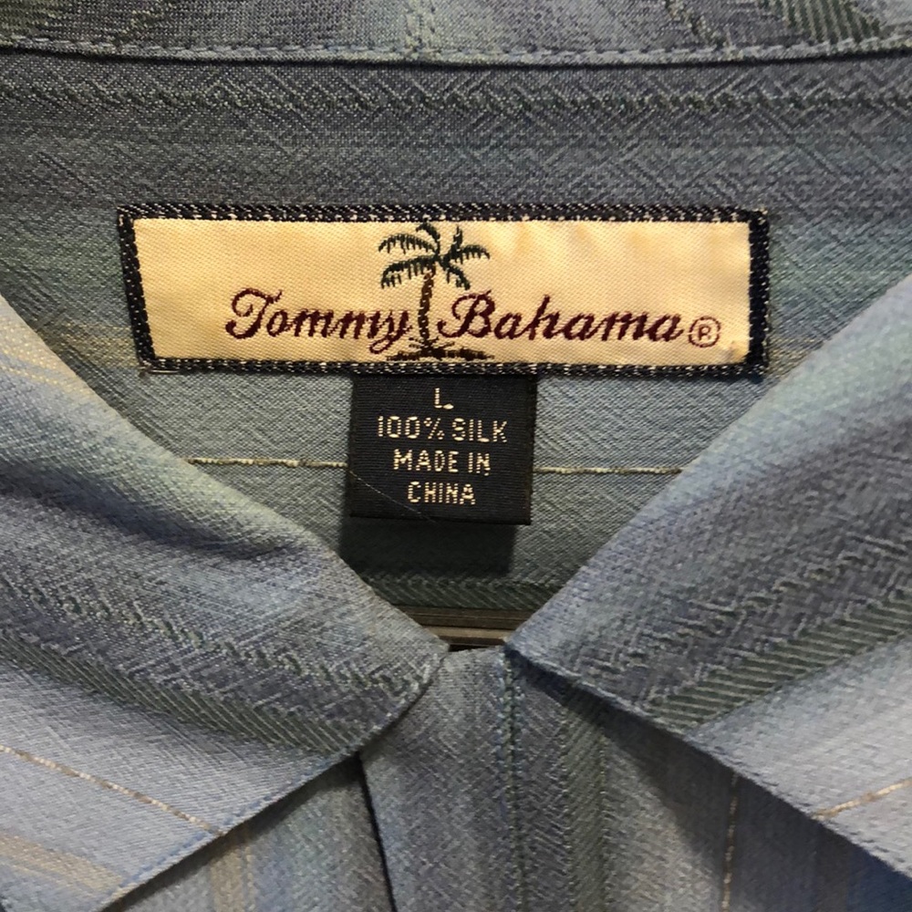 Tommy Bahama large button down short sleeve shirt